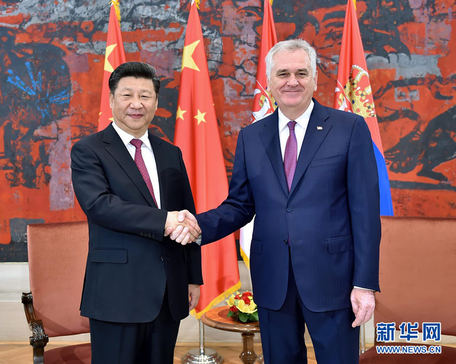 习近平同塞尔维亚总统尼科利奇举行会谈