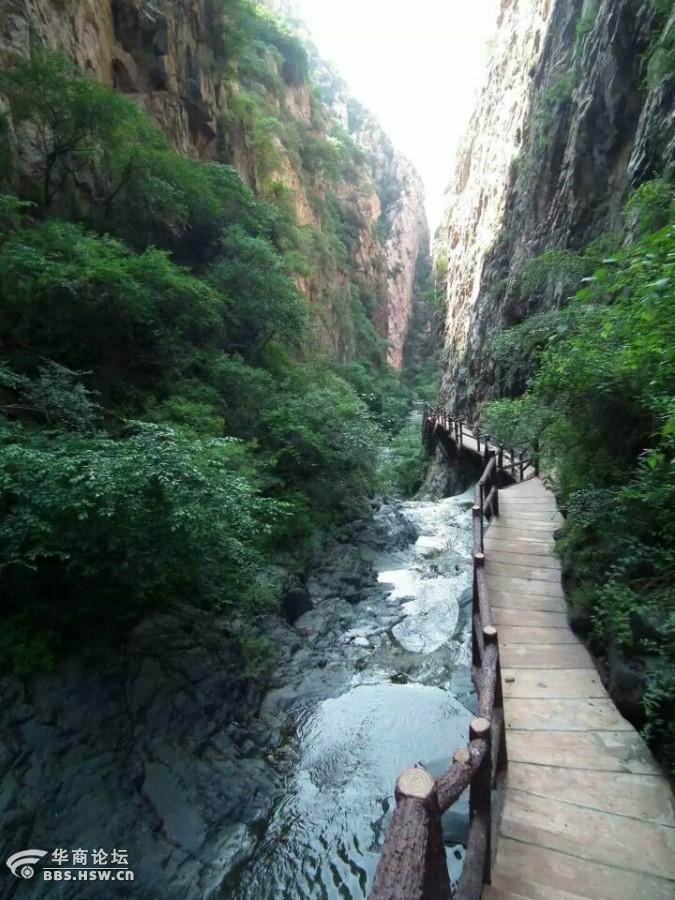 西安健康户外旅游群中秋节神潭大峡谷玻璃栈道水峪口古村美食一日游