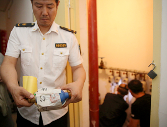 时代家园小区新换水表走得快 380块水表未做检定