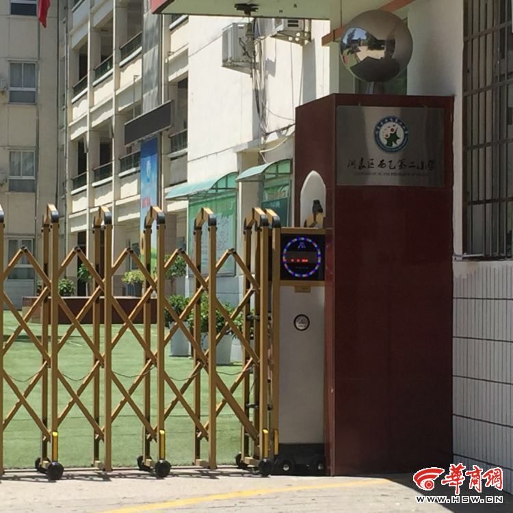 黑衣人是谁?阎良11岁男生学校摔断左臂难辨真凶