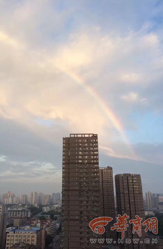 早晨西边天上挂彩虹 今日雨水将抵达西安