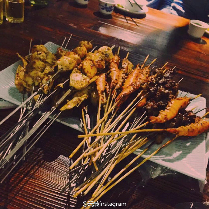 西安夏天夜市只能营业到12点 好怕老板烤不熟