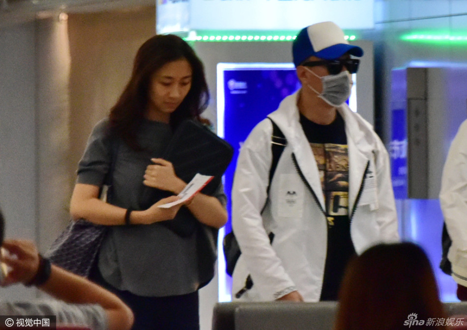 孙红雷王骏迪超甜蜜 娇妻清纯甜美容颜好