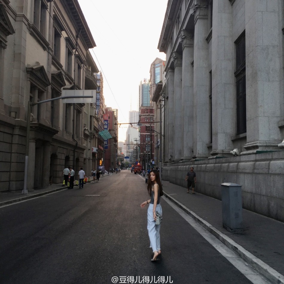 豆得儿得儿得儿 外滩街拍