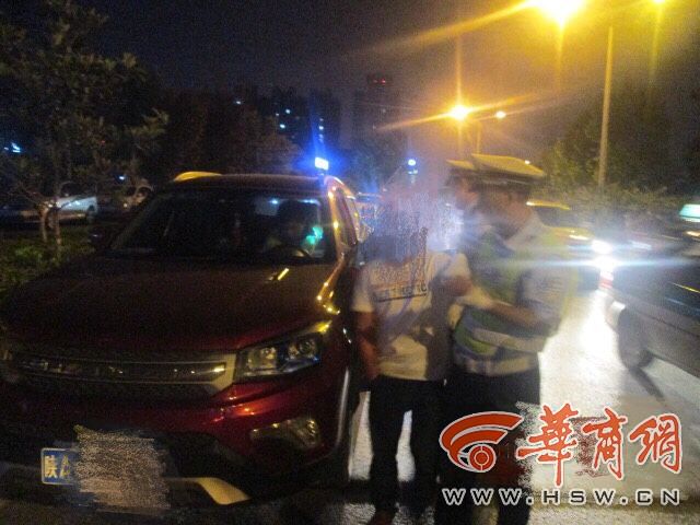 男子酒后开车1小时内被查2次:趁交警不注意开走车