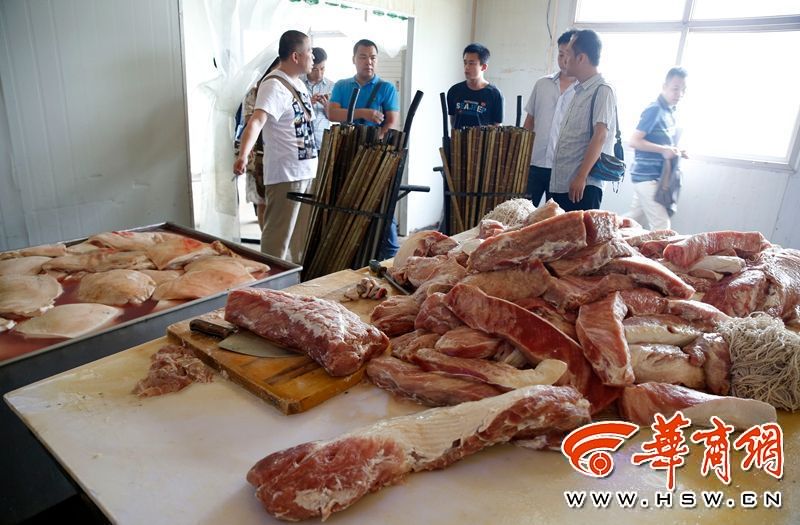 “脏乱差腊肉”检验指标合格 网友怒了：再检一次