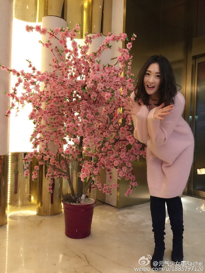 女排，赛场霸气，场下