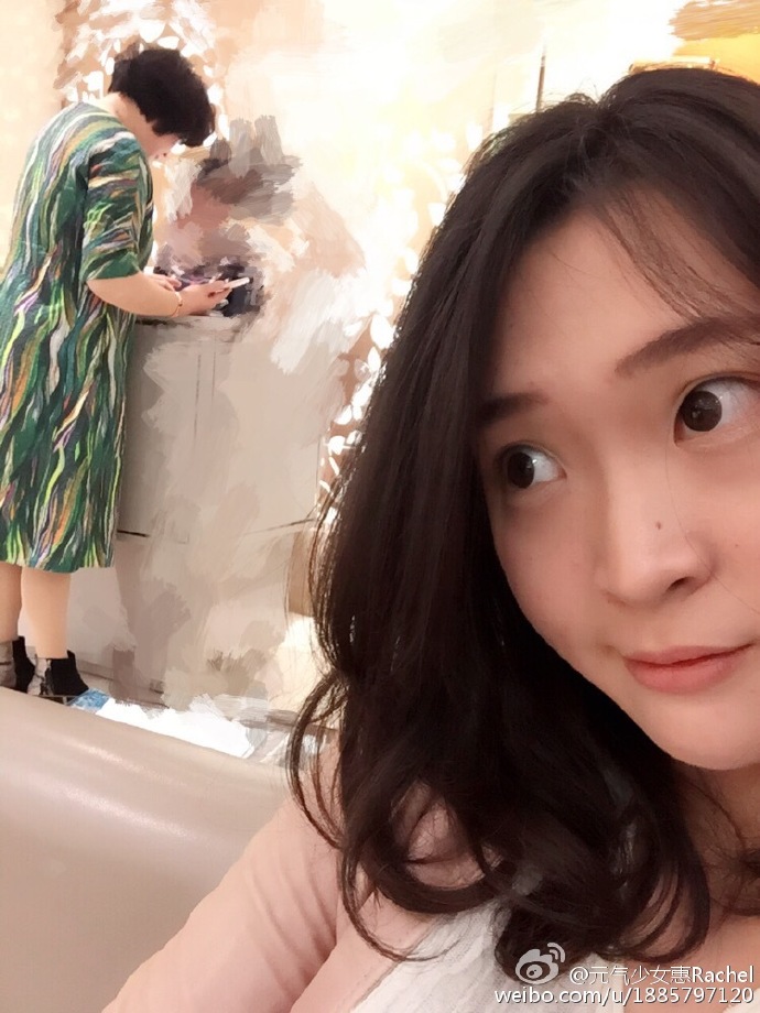 女排，赛场霸气，场下