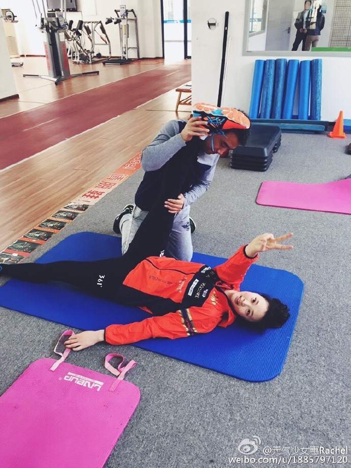 女排，赛场霸气，场下