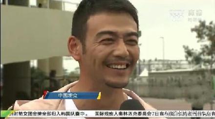 市民梁家辉被交警开罚单 明星上社会新闻画风怪怪的