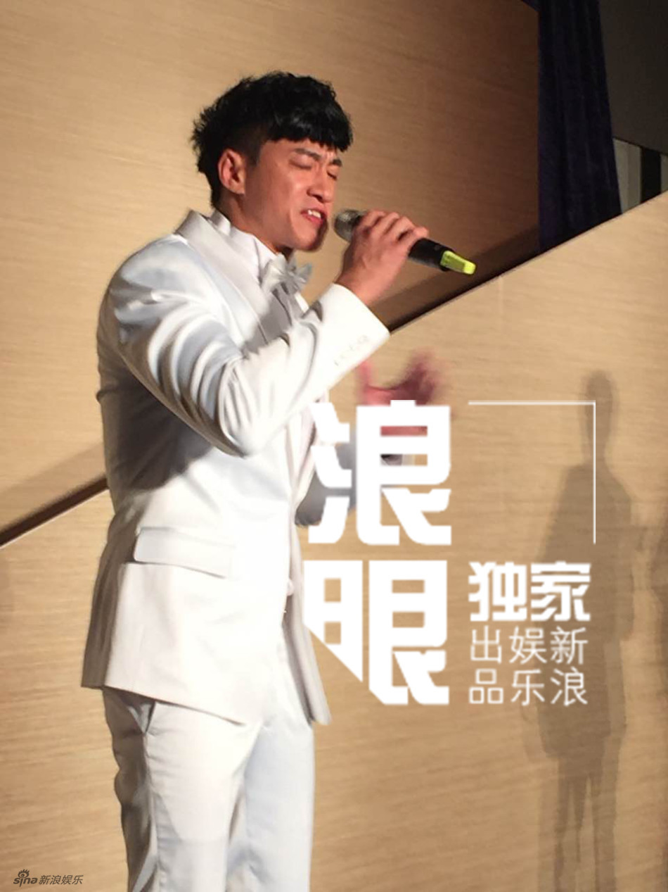 何润东甜蜜献唱自创歌曲