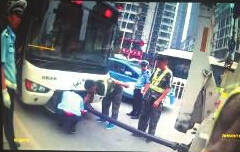 车出故障致拥堵100分钟 西安公交公司被交警约谈
