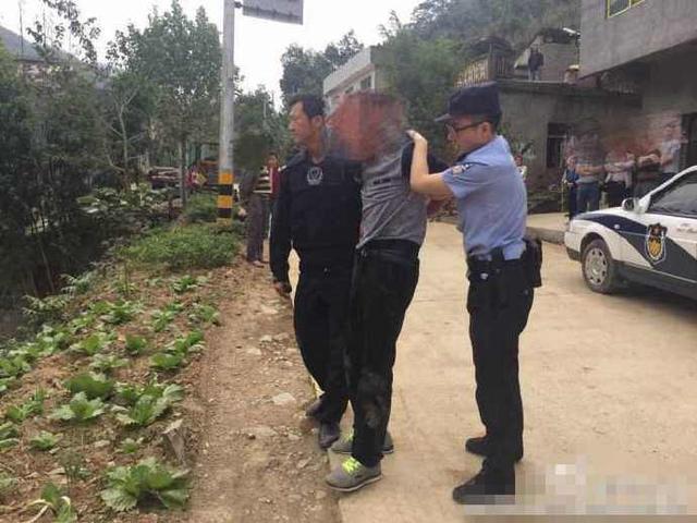 男子酒后无理取闹 手持凶器欲伤民警