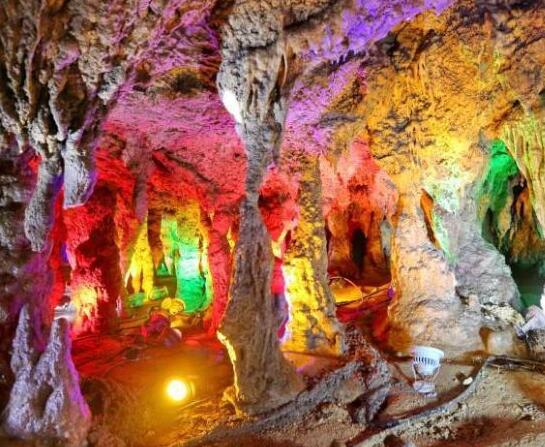 福建连城现溶洞群美景天成