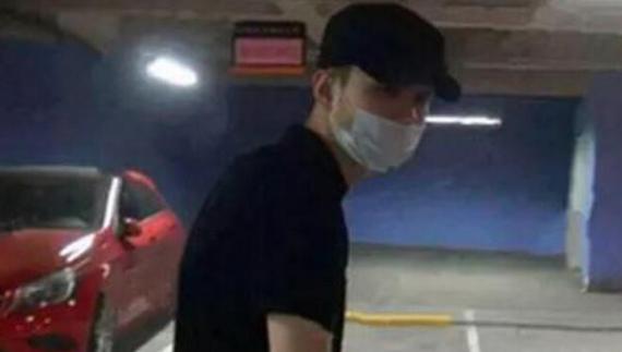 此前 宋喆在王宝强离婚后曾被拍到在京憔悴现身
