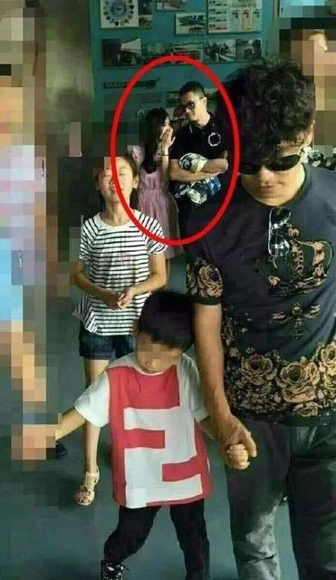 马蓉和宋喆说悄悄话