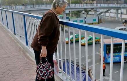 边家村人行天桥2日晚开始拆除 夜间该路段将限时禁止通行