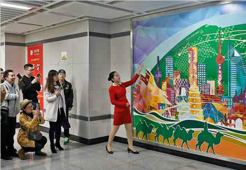 百余市民昨试乘地铁三号线“超越期待值”
