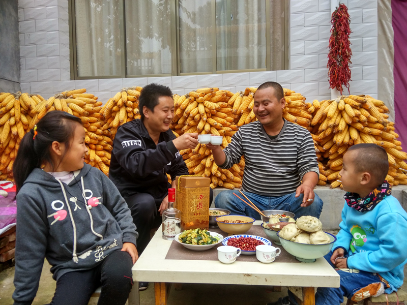 147814311984663469.jpg 《哥俩好》白光炜 二等奖2.jpg