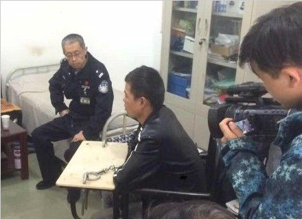 16岁男孩持刀抢劫 坐火车逃跑还自拍发朋友圈