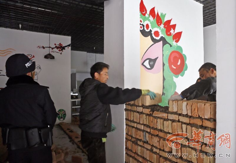 西安碑林区法院强制腾房 现场砌砖分隔涉案房