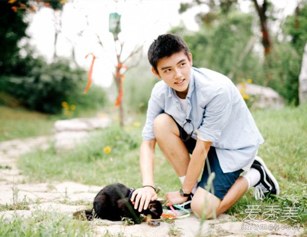 高颜值随妈！陈红陈凯歌16岁小儿子撞脸吴亦凡(图)