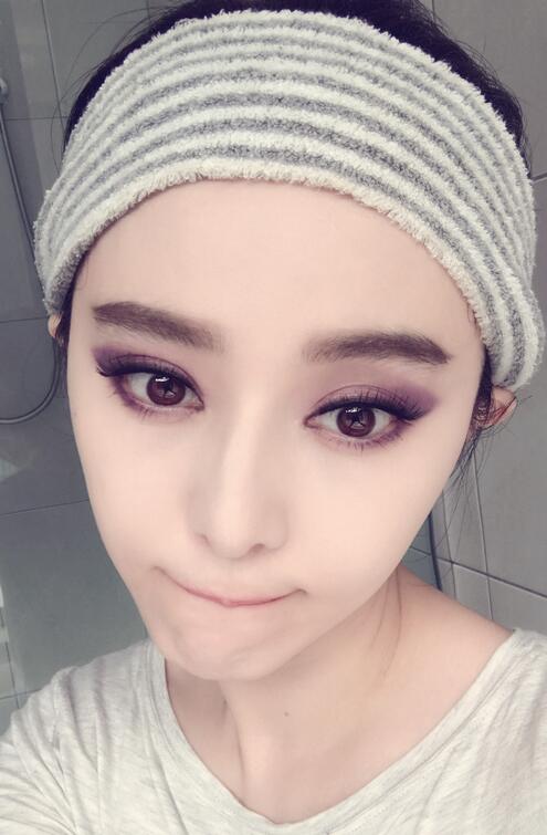 范冰冰卸妝前不忘臭美 卻被網(wǎng)友抓包：門都P歪了(圖)