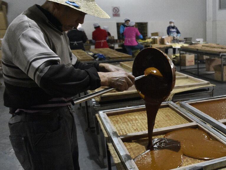 三峡"熬糖村"飘香勾人食欲