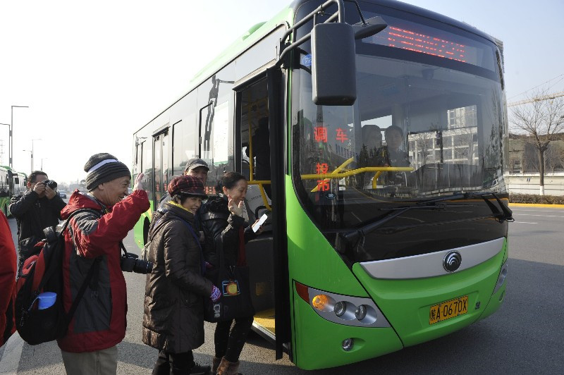 浐灞新开两条旅游公交线路   方便30万市民出行