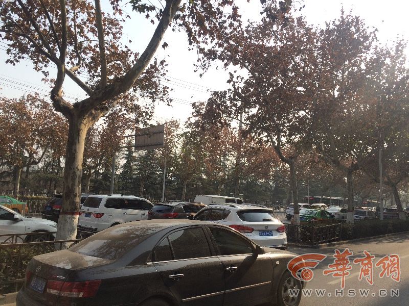 西安周末天气好部分地方堵车 提醒市民早出门