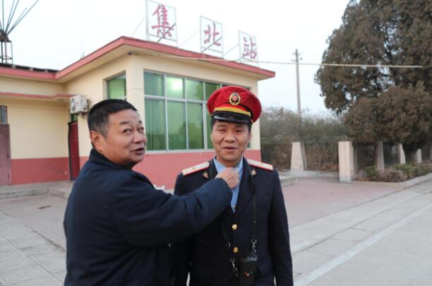 陕西一小站 每天只过两趟绿皮客车