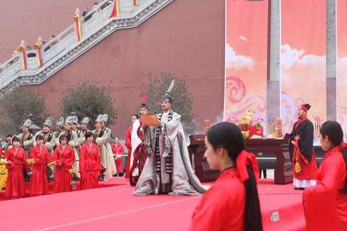 周至财神景区还原古代仿古迎财神仪式