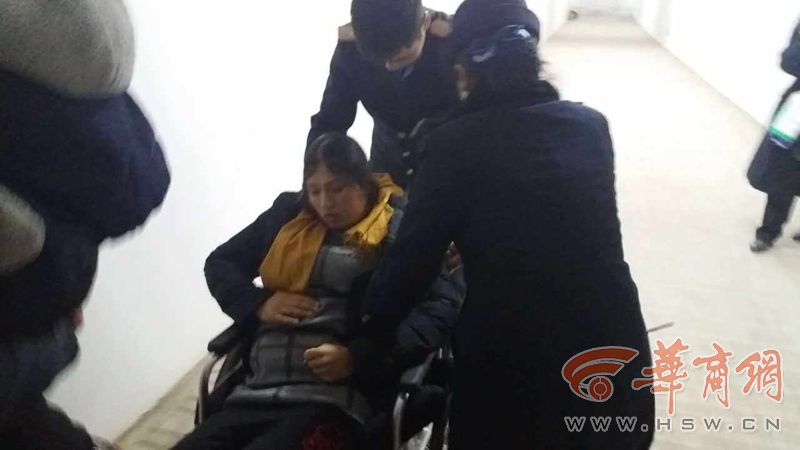 新疆孕妇列车上突然临产 临时停靠商洛站紧急送医