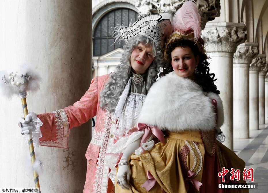 威尼斯举行嘉年华化妆游行|威尼斯|化妆-天下图