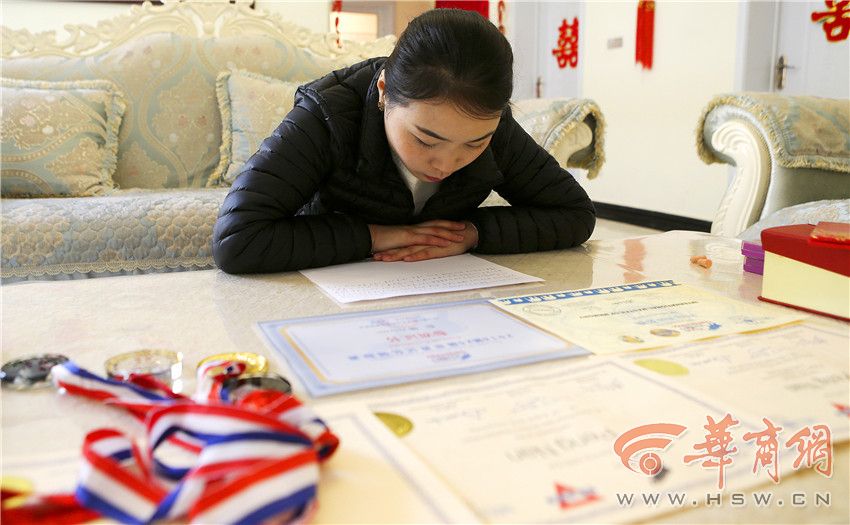 临潼有个世界记忆性感无光圣美女大师数字5分钟背190个美女图片