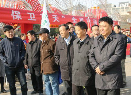 "治污降霾 保卫蓝天"全民主题展在大雁塔北广场启幕