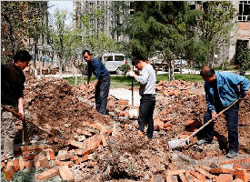 西安小区开发商在绿地上建物业办 业主报警后被停水电