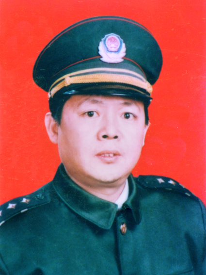 交警长安大队秦岭中队陈建中.jpg