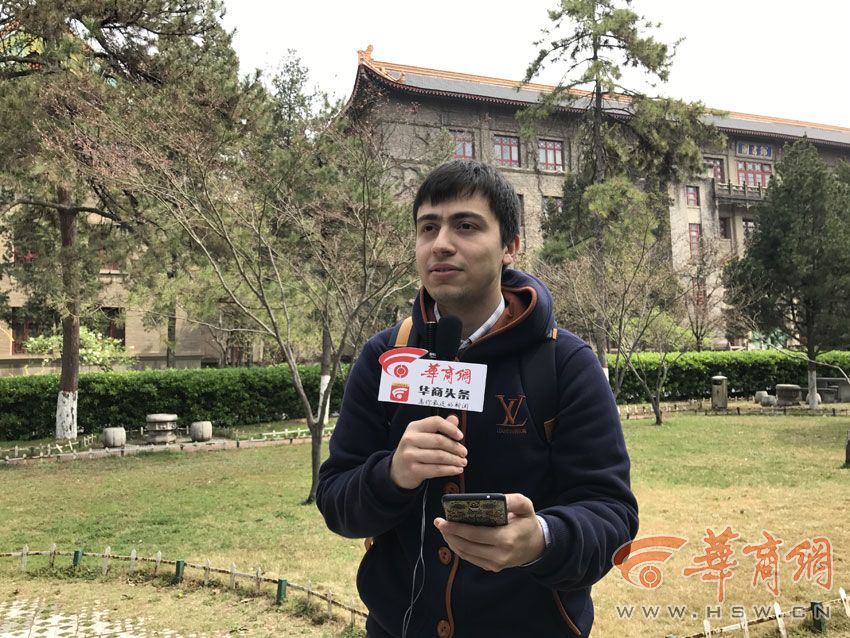 朗读大赛|土耳其小哥自称 西安通 情诗秀恩爱对