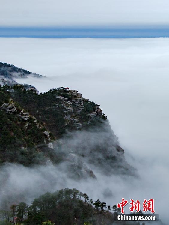 江西庐山现壮美云海景观