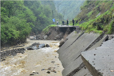 强降雨致安康白河21588人受灾 未接到人员伤亡报告