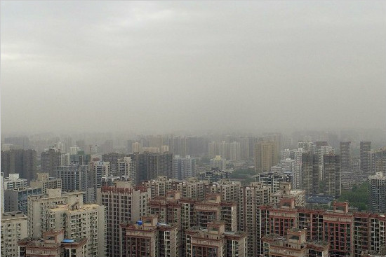 今日白天西安沙尘暴来临 阵雨过后有所缓解