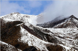 五月祁连雪景山色风光旖旎