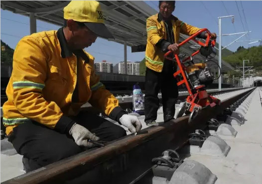 西成高铁今日通电试车 陕西段工程建设调试接近尾声