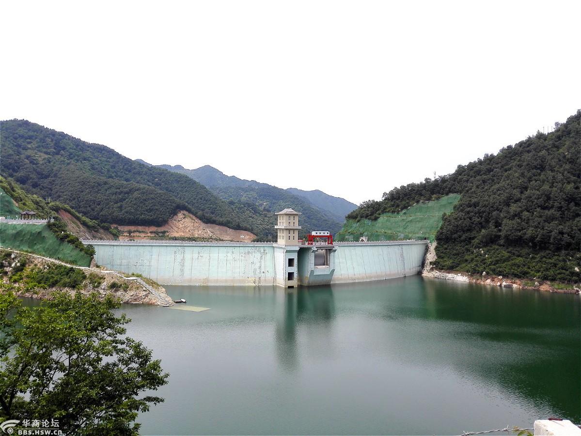 景色秀丽的李家河水库