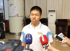 陕西高考理科第一郑书豪：常熬夜学到凌晨一两点