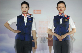 第三代航空乘务制服首次启用