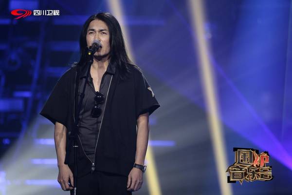 音乐老爹迪克牛仔《围炉》开唱 帮新生代音乐人追梦