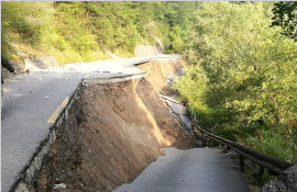 九寨沟地震后景区受损严重