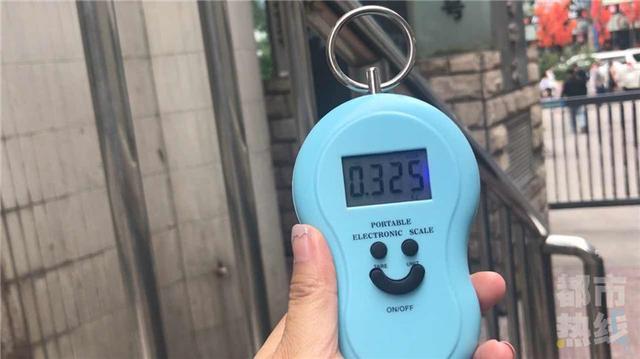 天气转冷糖炒栗子惹人嘴馋 可上秤且得当点心